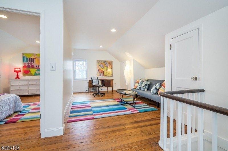 Clairidge Ct, Montclair, NJ 07042