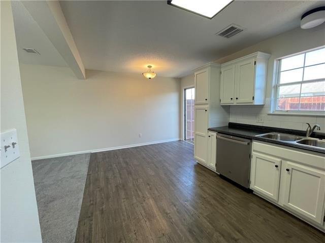 Nw Sunrise Meadow Ln, Lees Summit, MO 64064