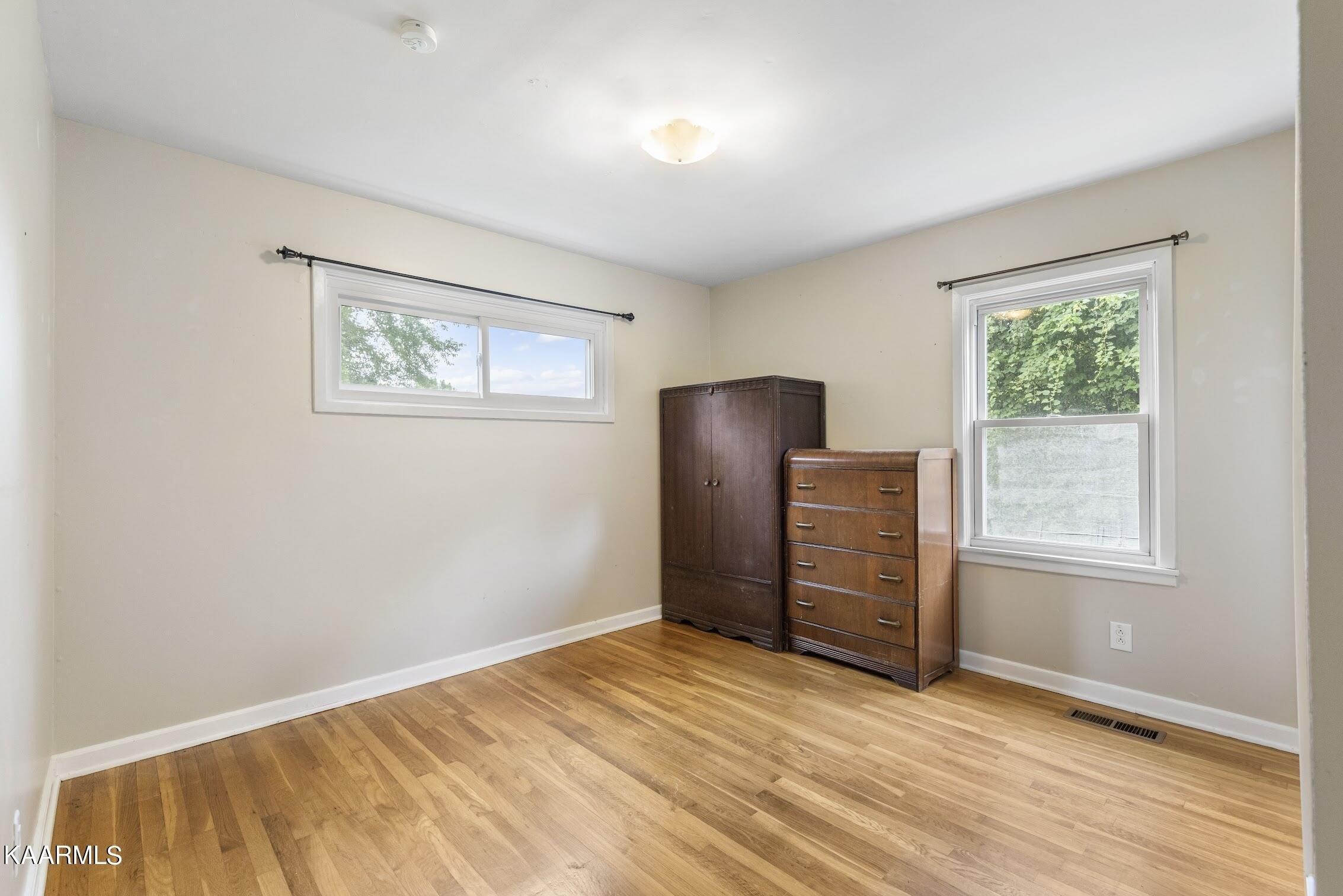 Delapp Dr, Knoxville, TN 37912