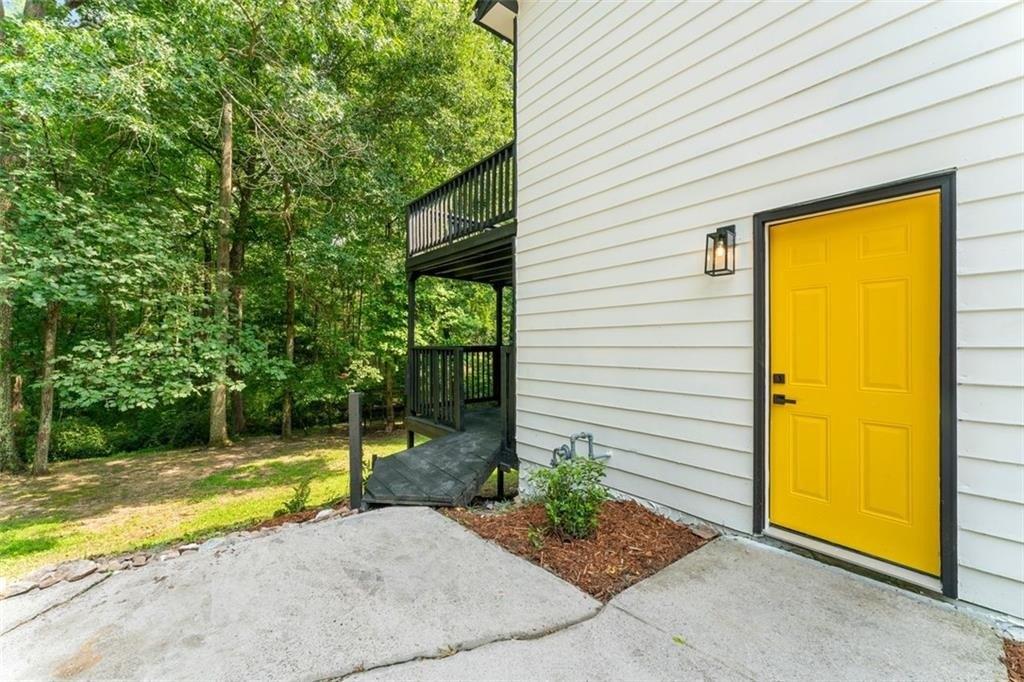 Summer Wood Cir, Snellville, GA 30039