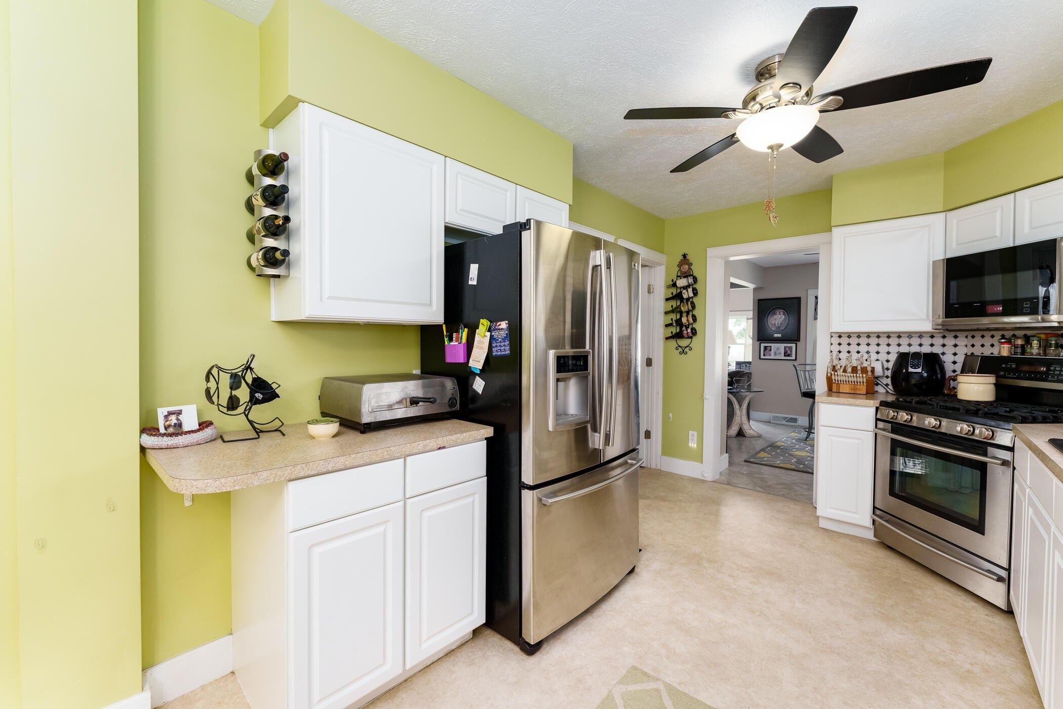 Comstock Ave, Kalamazoo, MI 49048