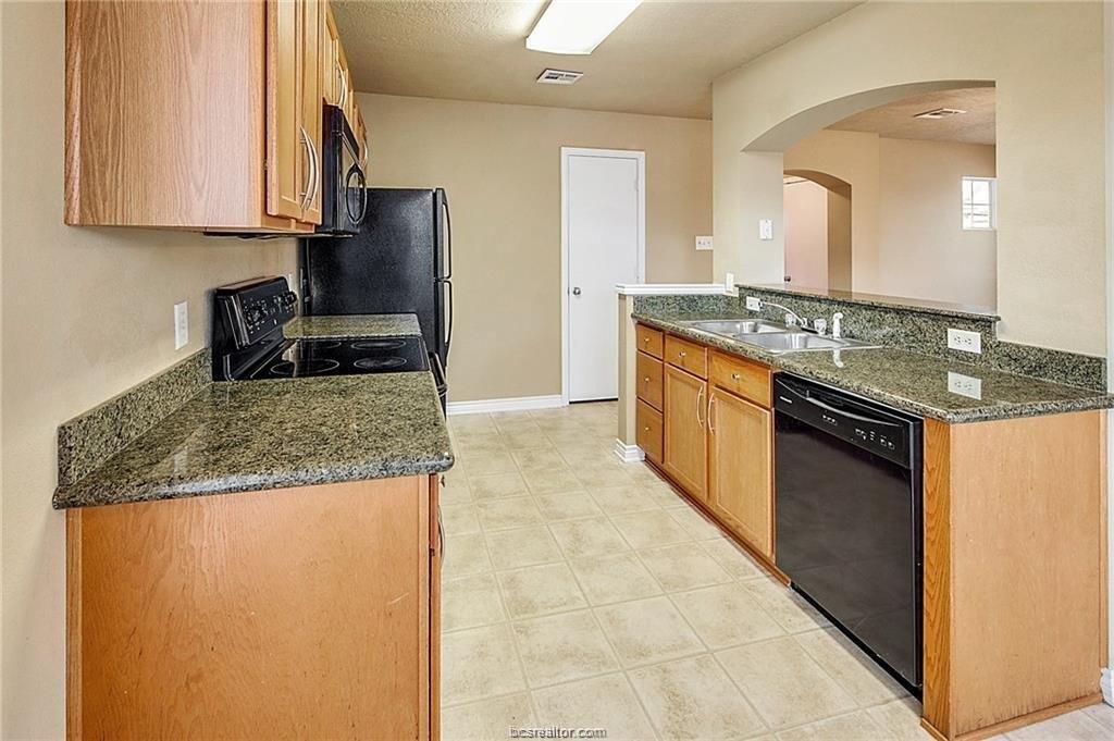 Southern Trace Dr, College Station, TX 77845