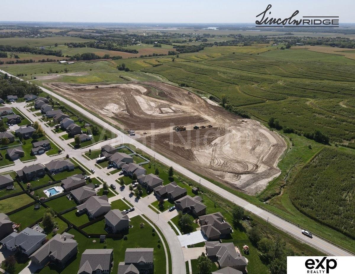 Mcclellan Dr, Gretna, NE 68028