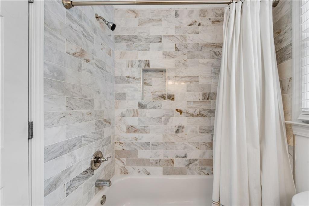 Alison Jane Dr Ne, Kennesaw, GA 30144