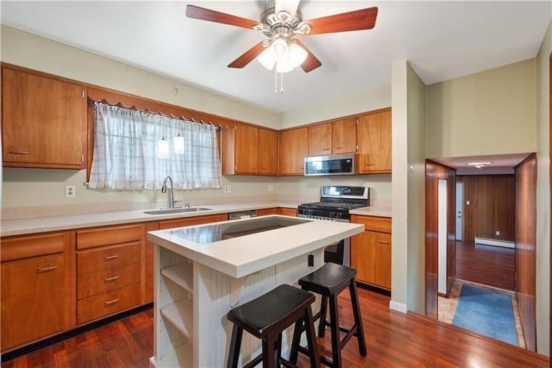 Saint Andrews Dr, Beaver Falls, PA 15010