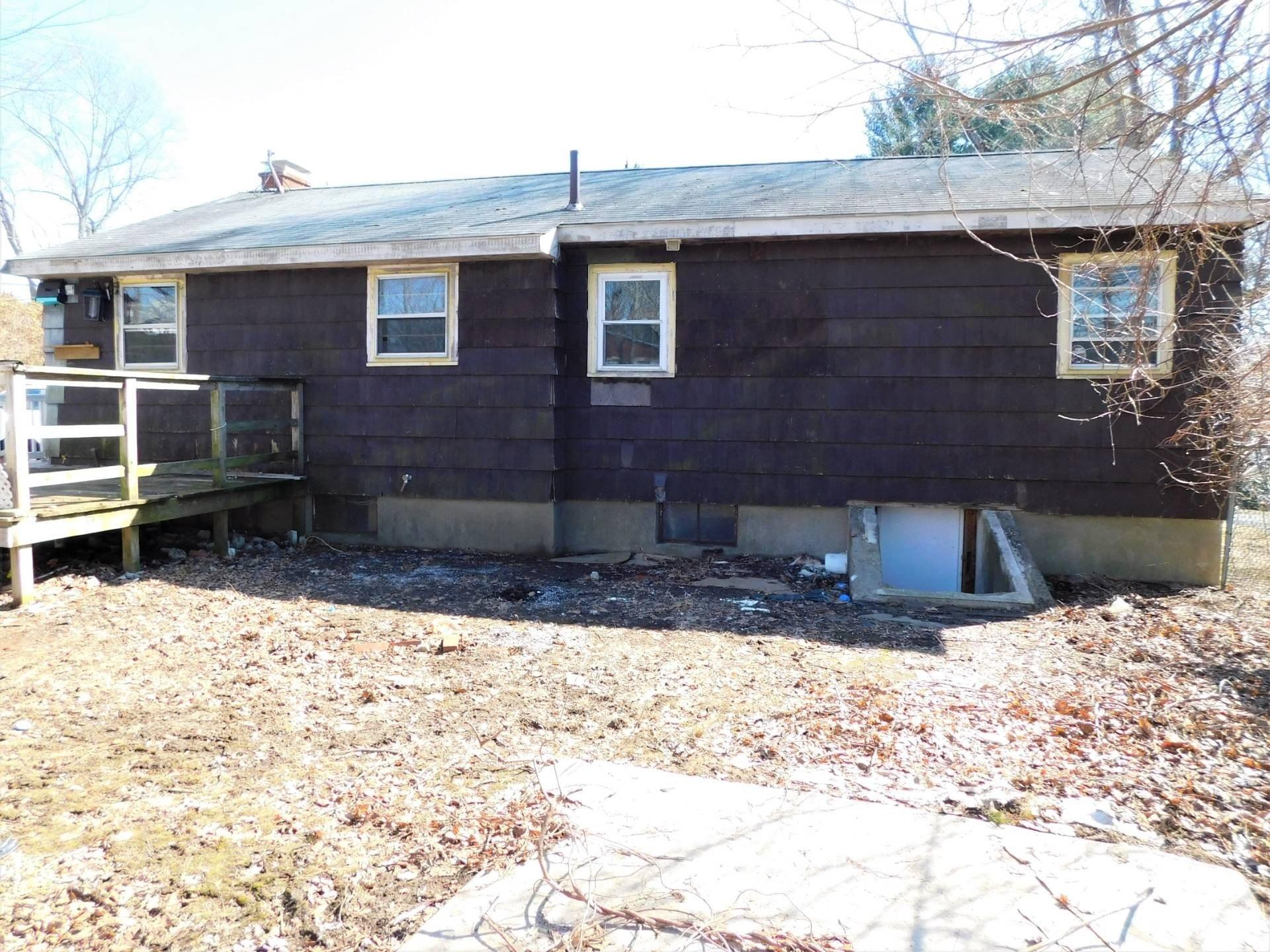 Sherwood Dr S, Marlborough, MA 01752