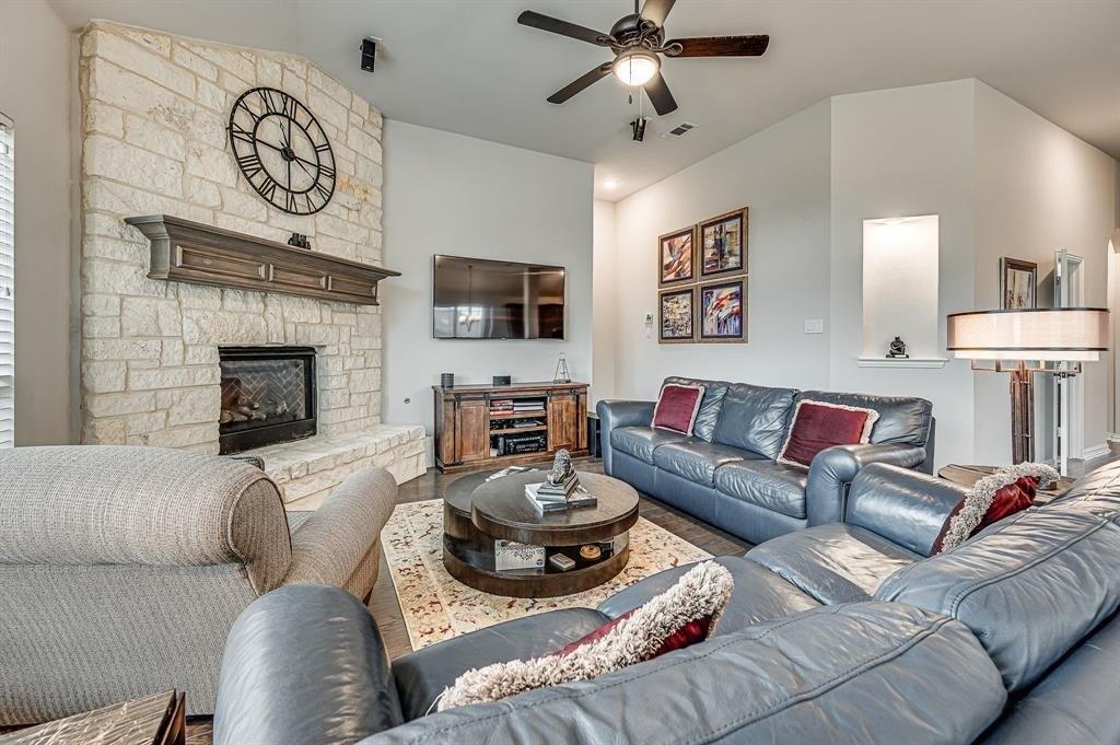 Wintergreen Dr, Waxahachie, TX 75165