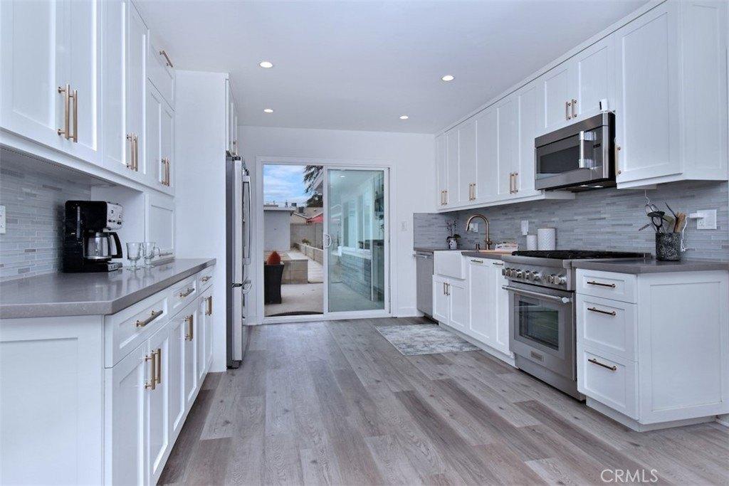 Cayuga Ave, Sun Valley, CA 91352