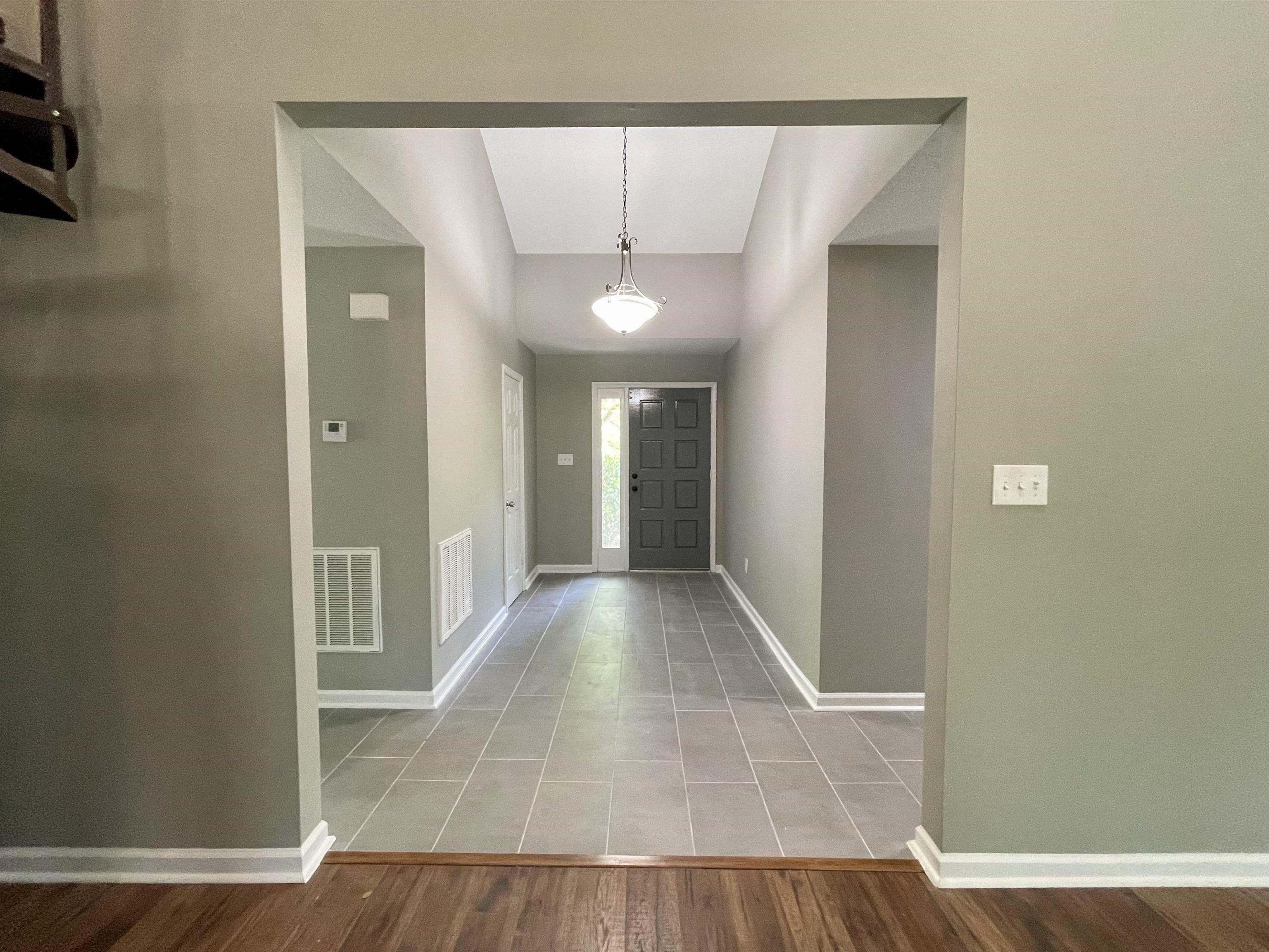 Whispering Hills Dr, Jackson, TN 38305
