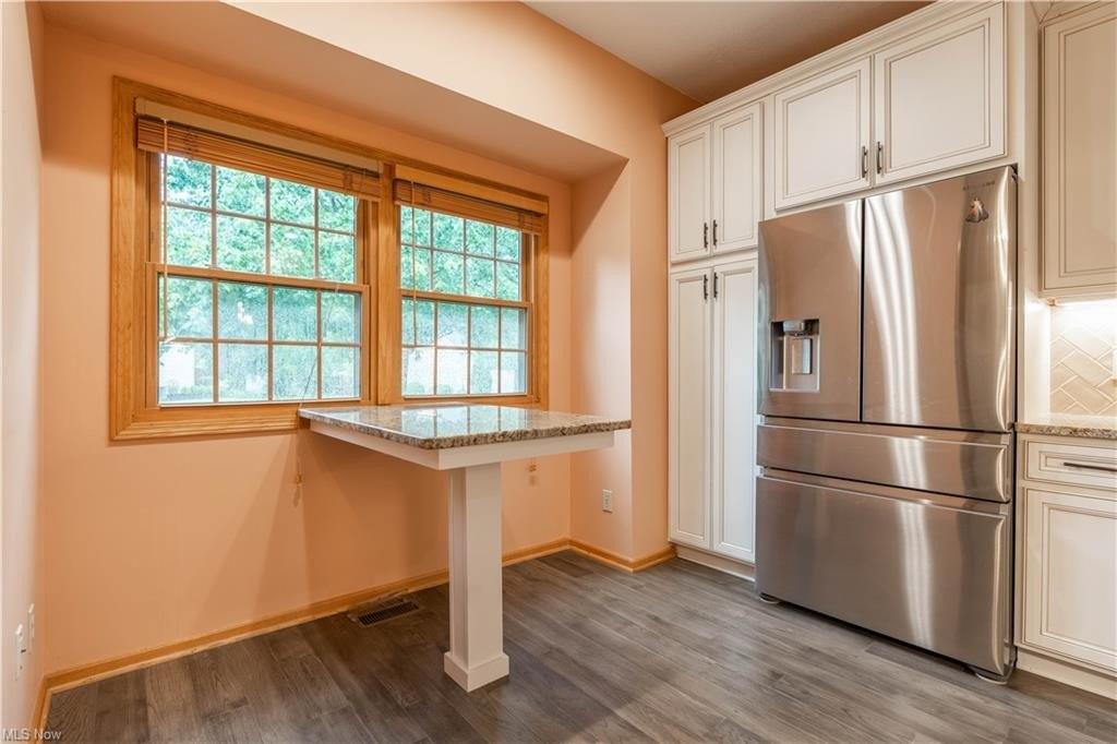 Charing Cross Rd Nw, Canton, OH 44708