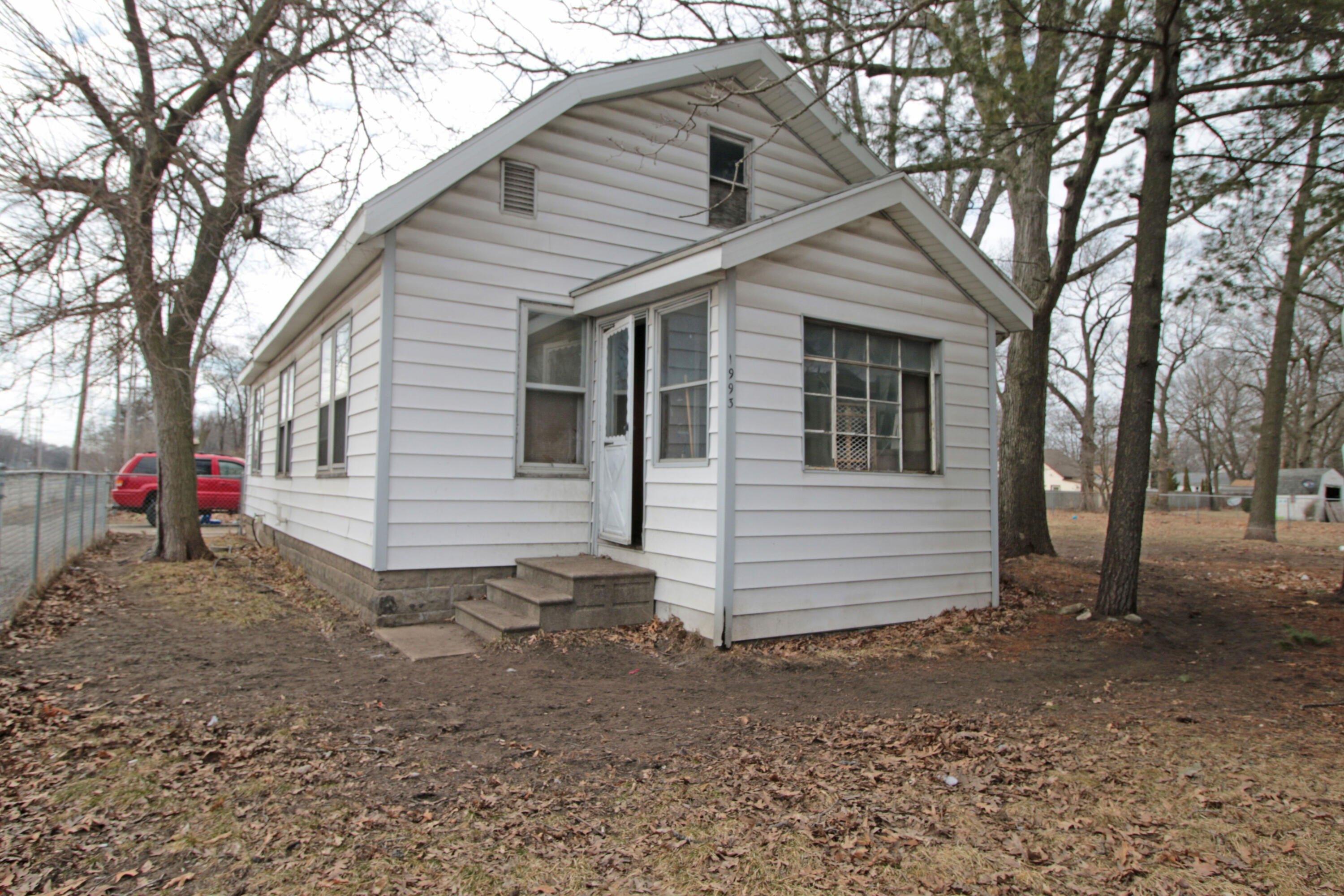 Austin St, Muskegon, MI 49442