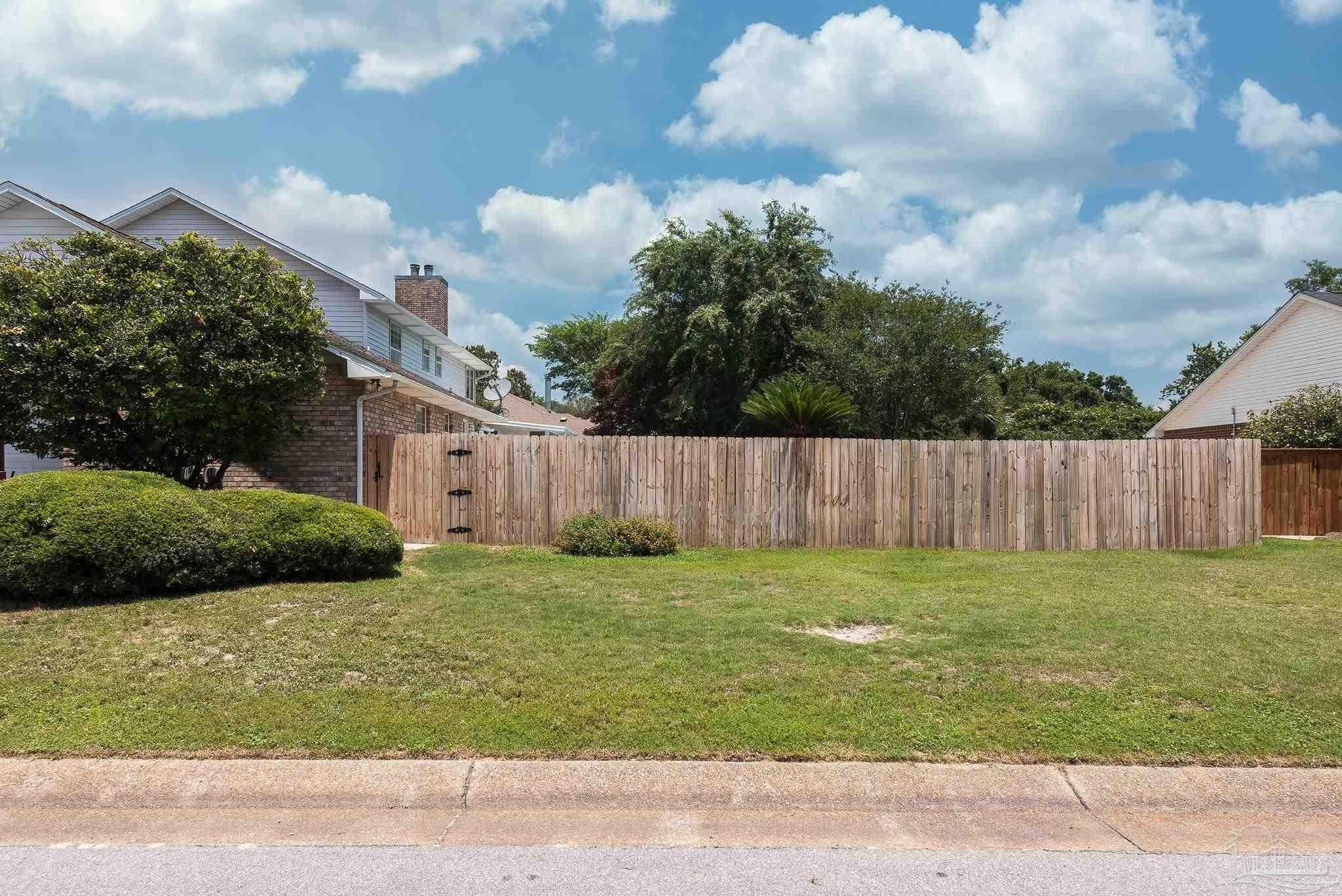 Leesway Cir, Pensacola, FL 32504