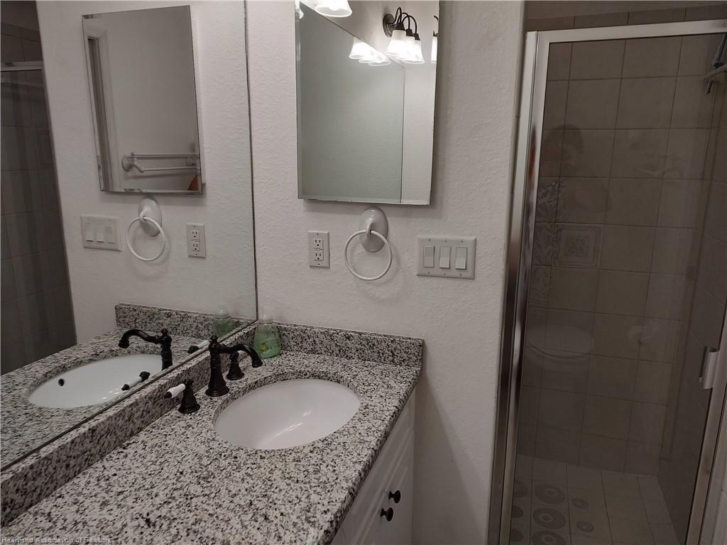Ashley Oaks Cir, Sebring, FL 33870