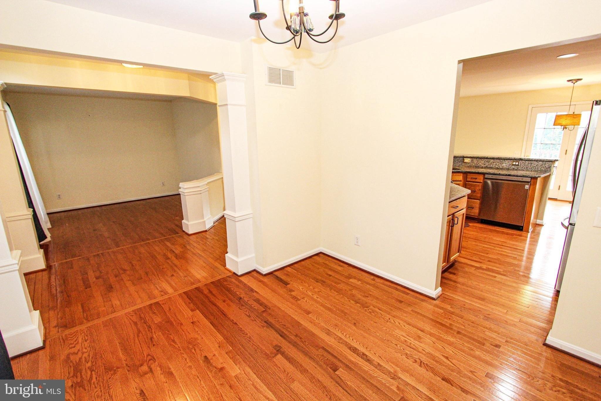Buttonwood Ct, Newark, DE 19702