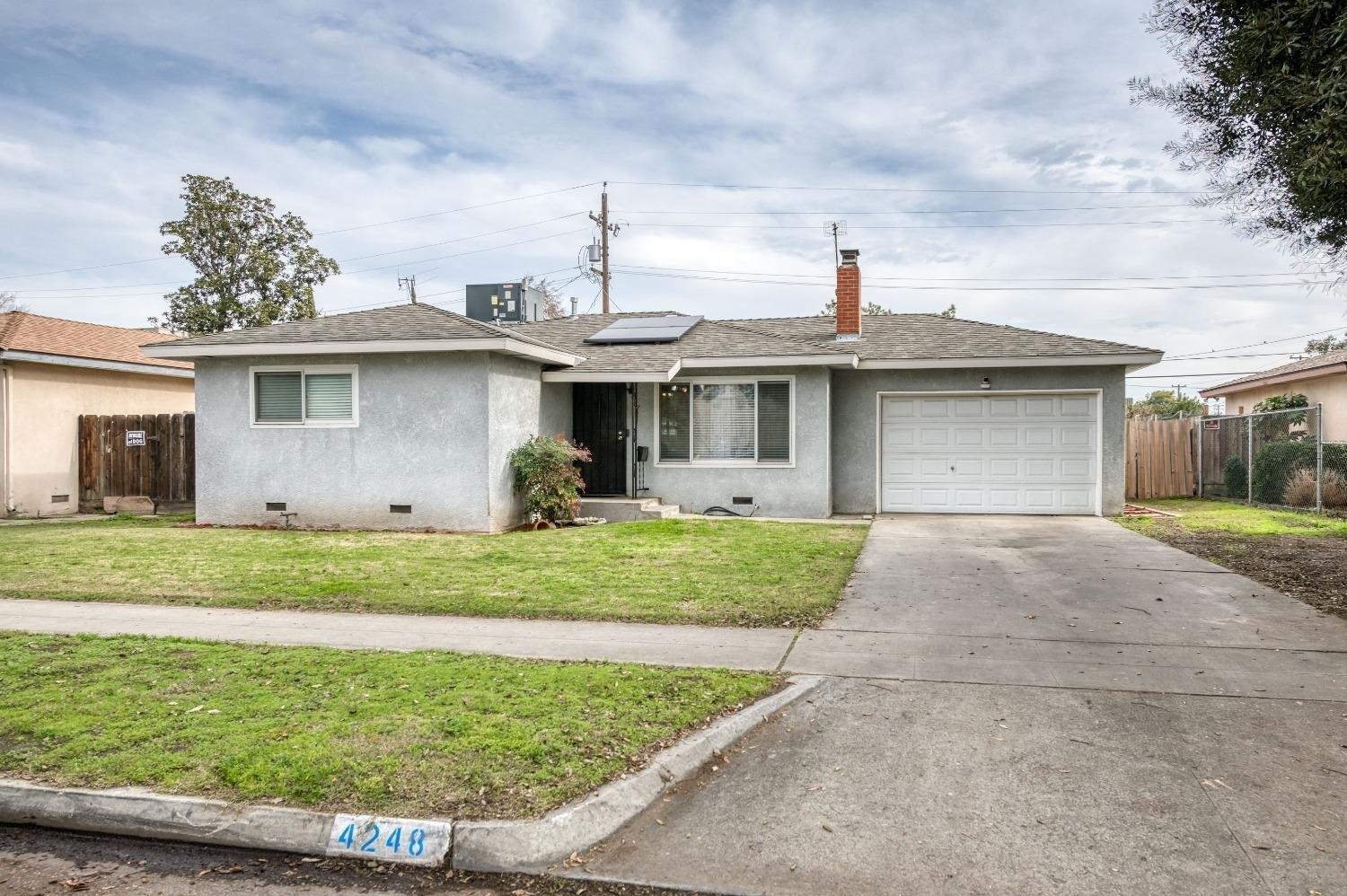 N Cedar Ave, Fresno, CA 93726