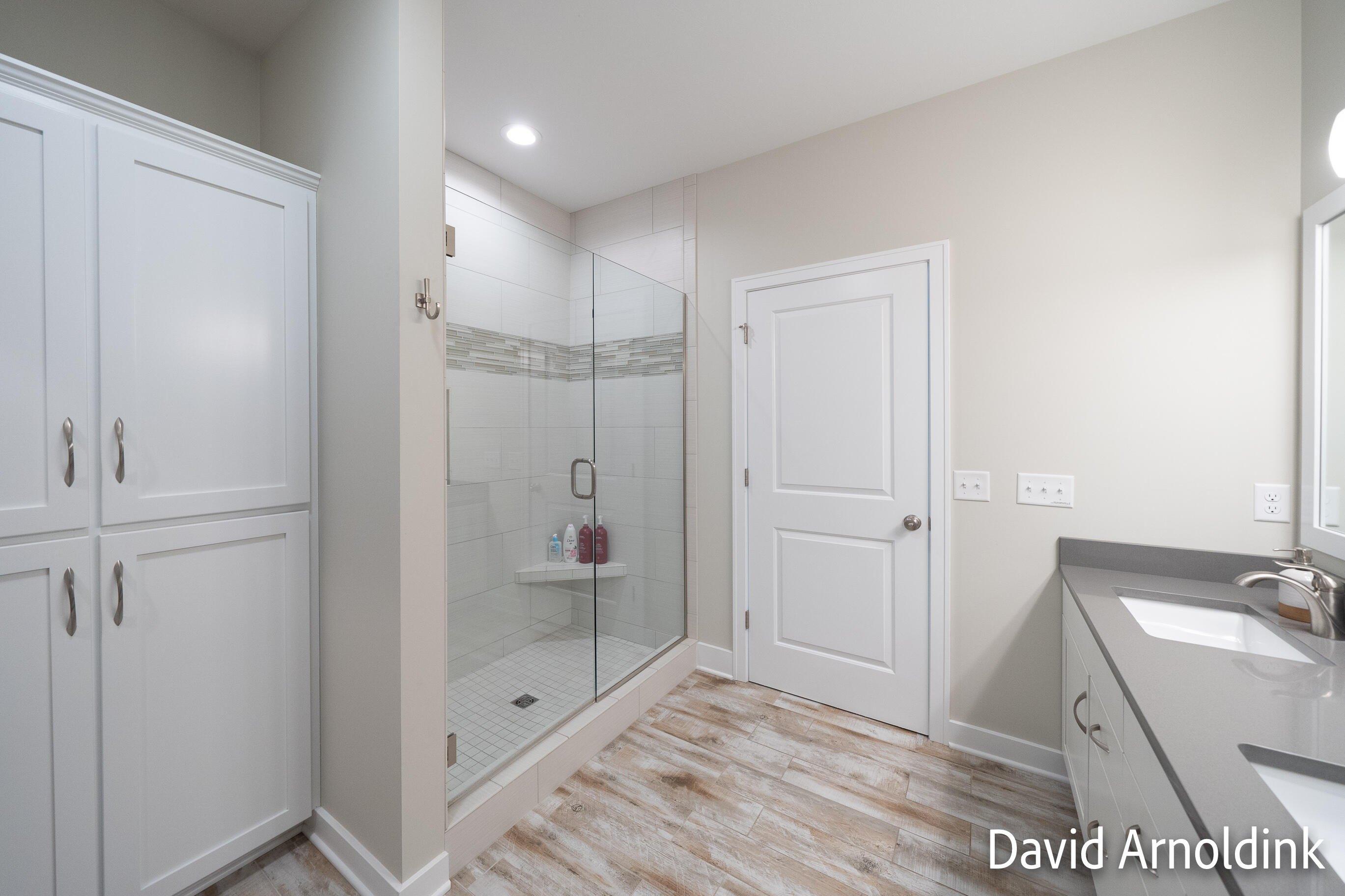 Peachleaf Ct, Holland, MI 49424