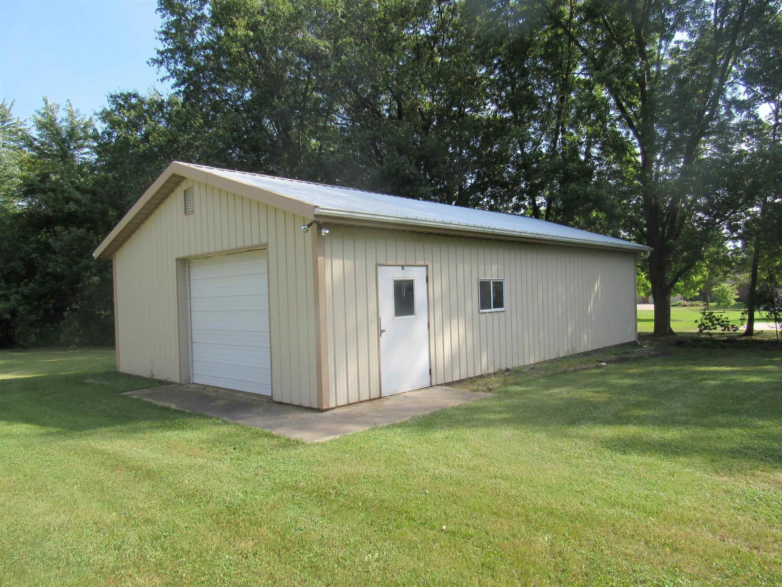 Leesmoor Ln, Fort Wayne, IN 46808