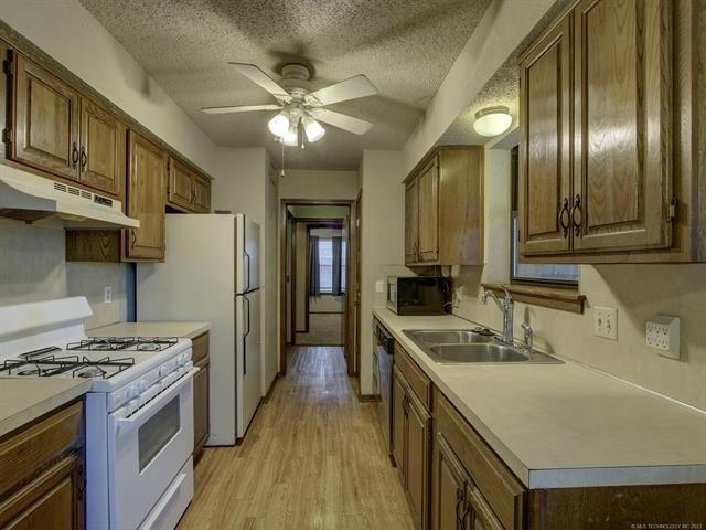 E 98th St N, Owasso, OK 74055