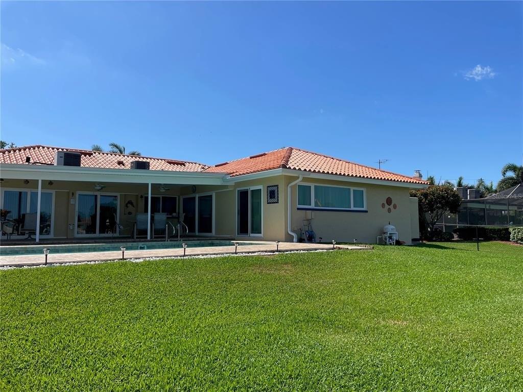Overlook Dr Ne, Saint Petersburg, FL 33703
