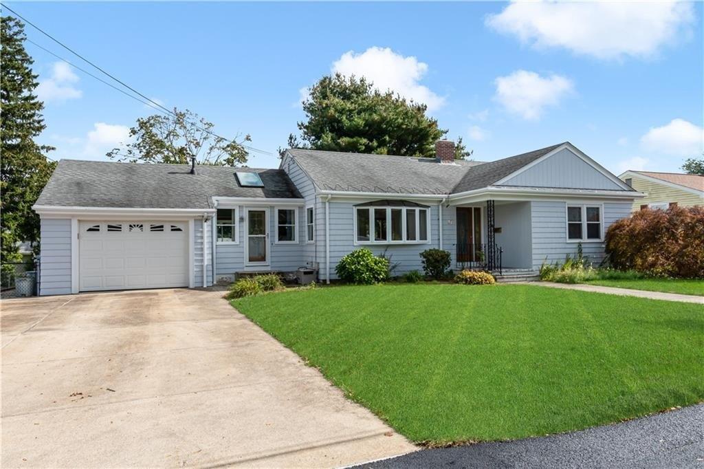 Carlson Cir, West Warwick, RI 02893
