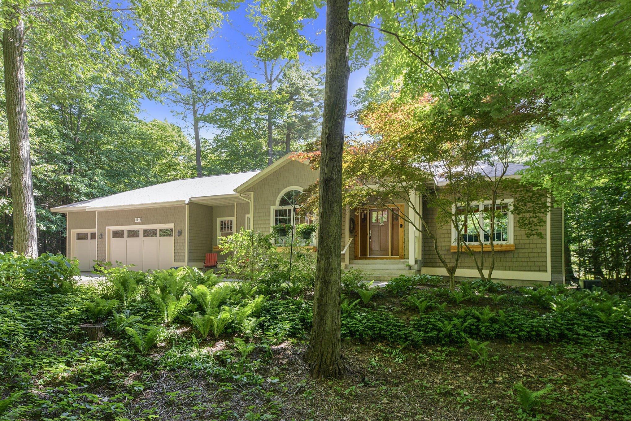 Oak Tree Ln, Whitehall, MI 49461
