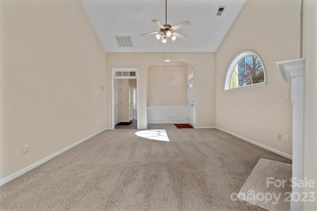 Pale Moss Ln, Charlotte, NC 28269