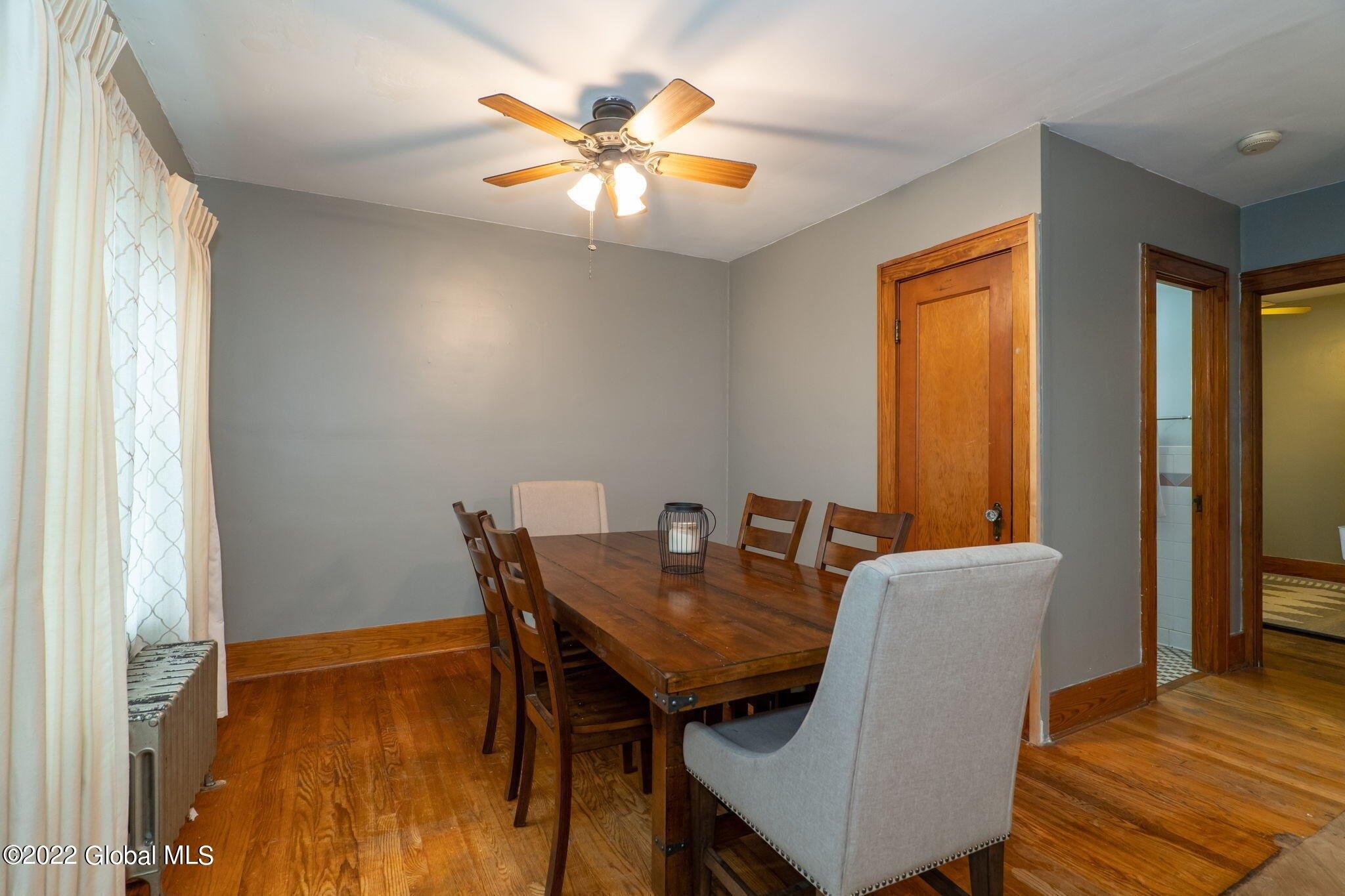 Lawndale Ave, Schenectady, NY 12306