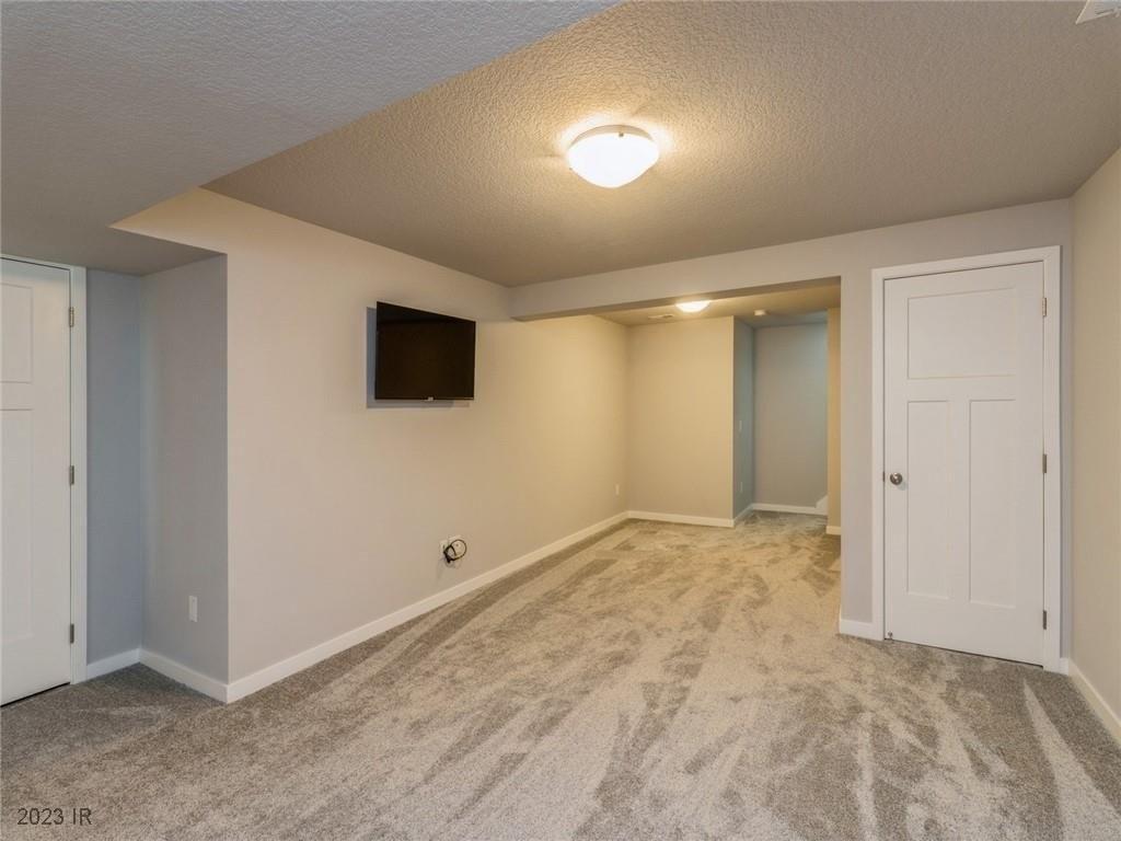 High Rd, Norwalk, IA 50211
