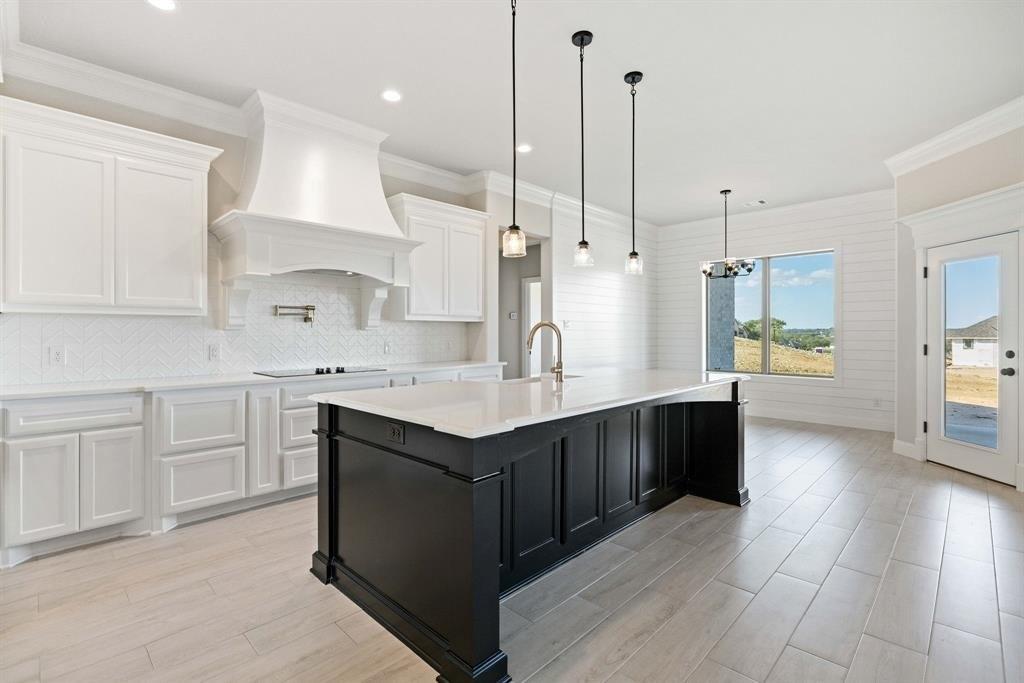 Oak Meadow Ln, Weatherford, TX 76085