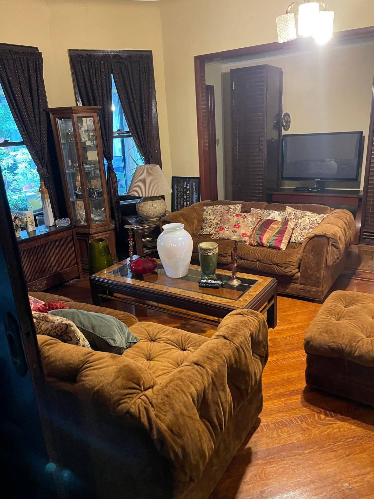 Bedford Ave, Brooklyn, NY 11210