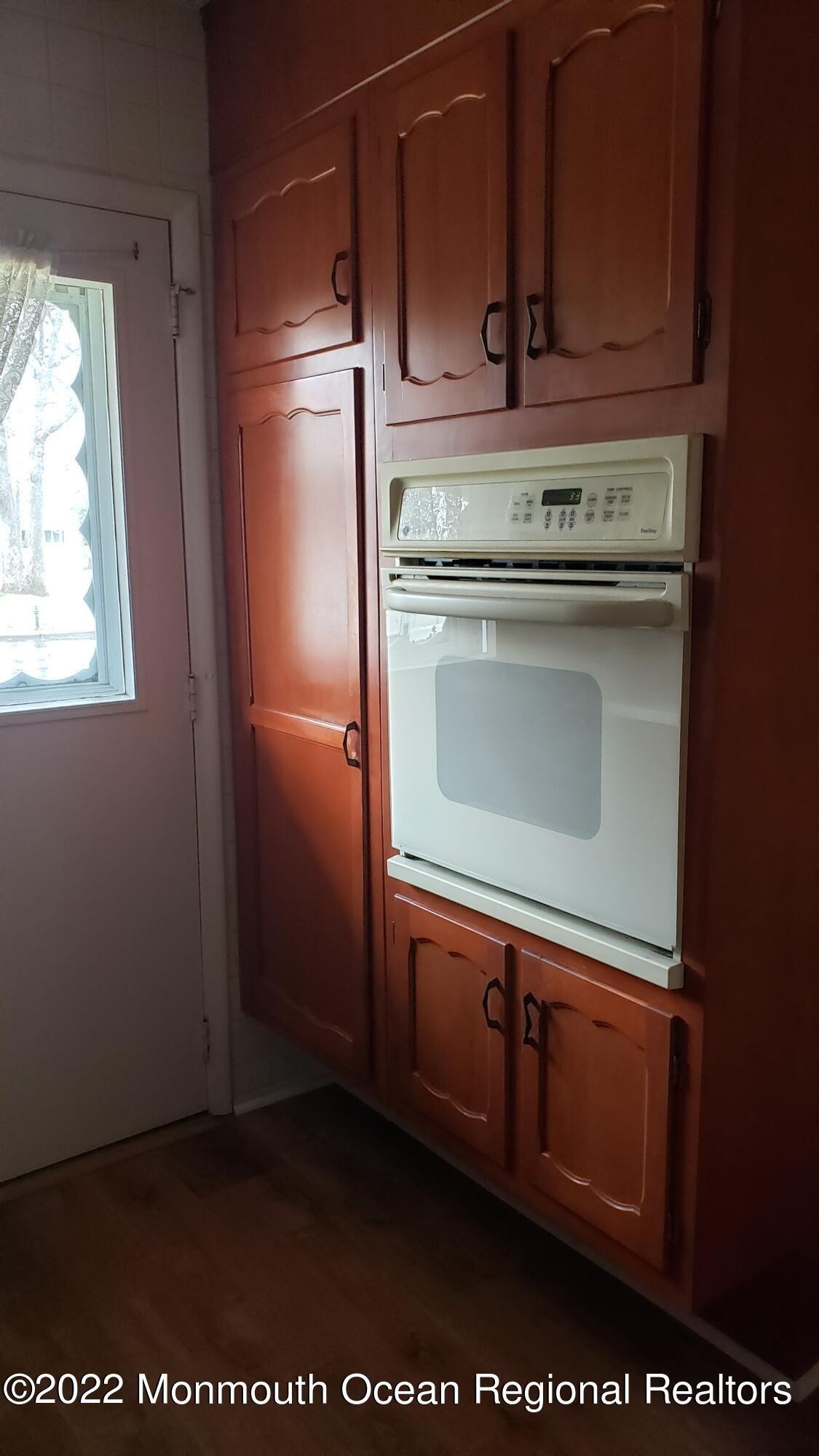 Sterling Ct, Lakewood, NJ 08701
