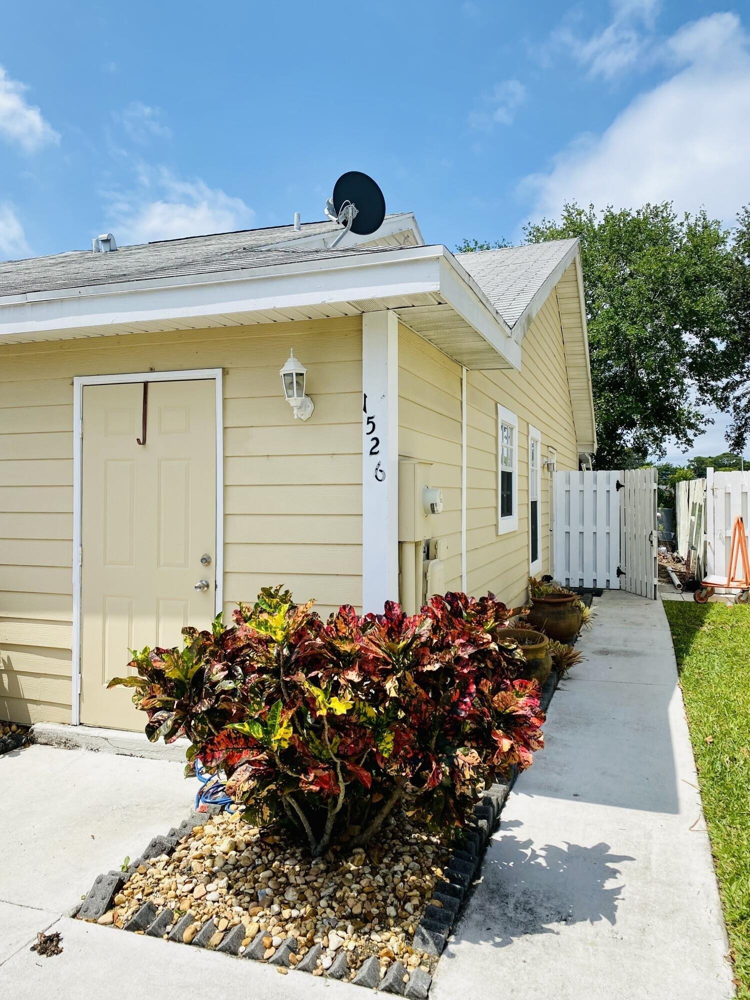 Royal Forest Ct, West Palm Beach, FL 33406