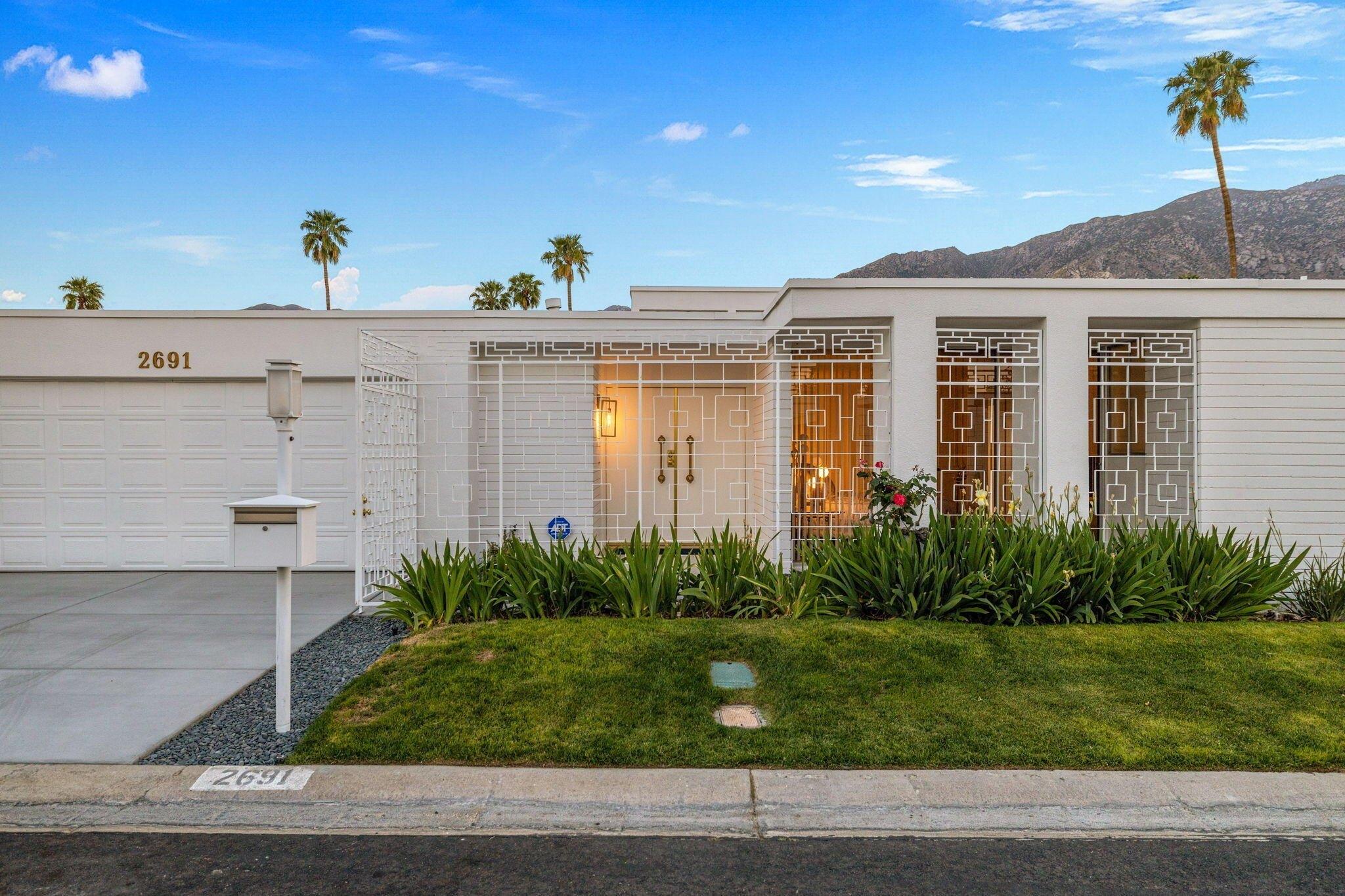 E Kings Rd, Palm Springs, CA 92264