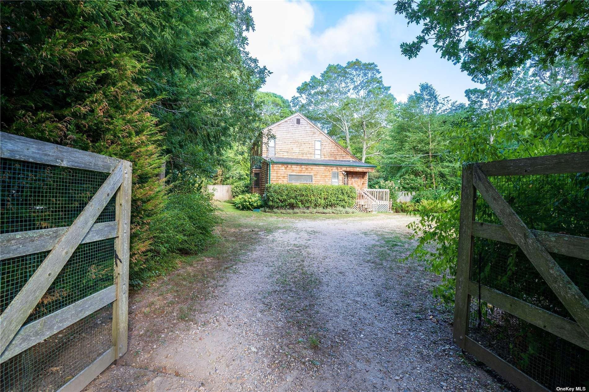 Hands Creek Rd, East Hampton, NY 11937