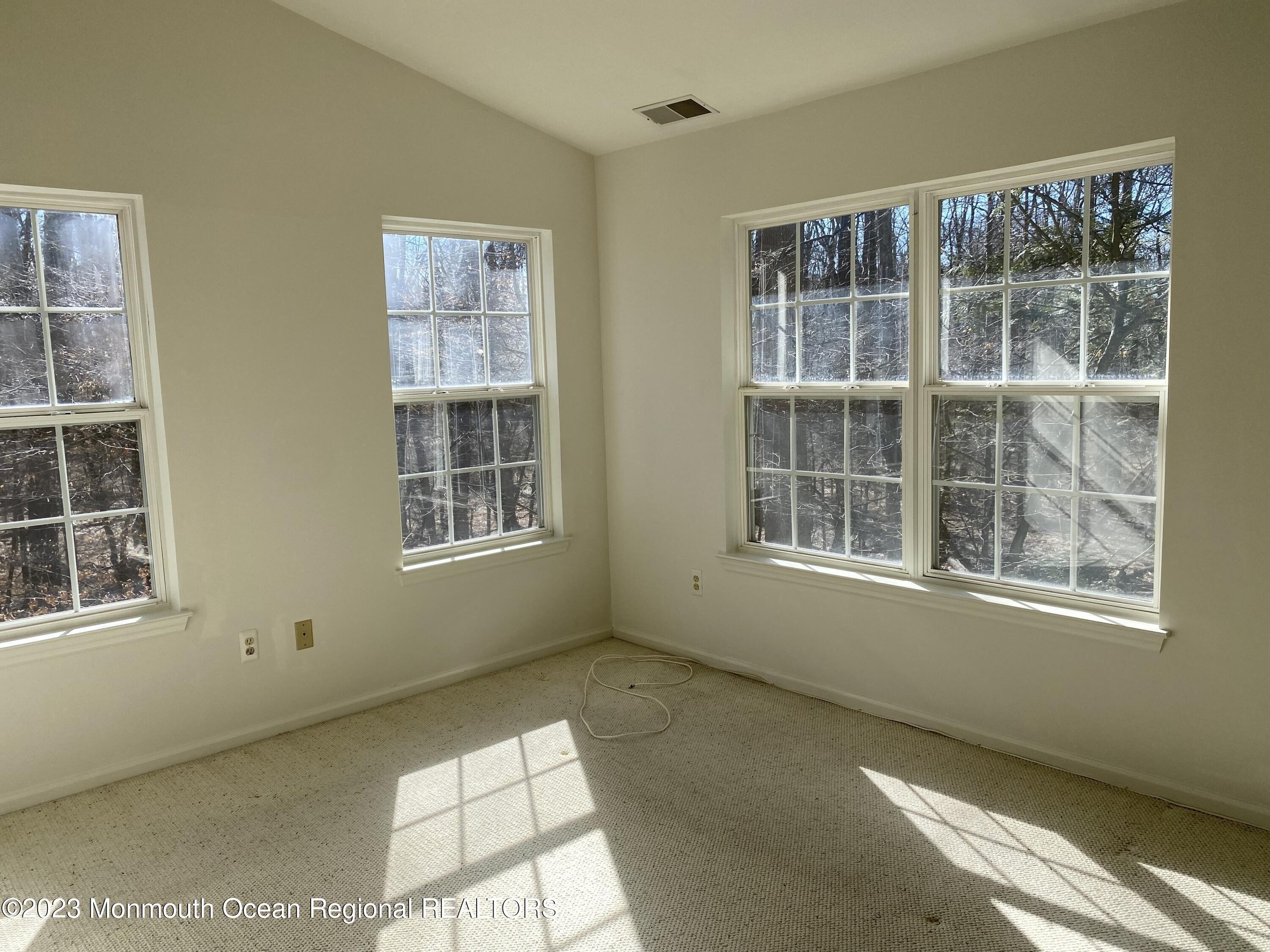 Tudor Dr, Pompton Plains, NJ 07444
