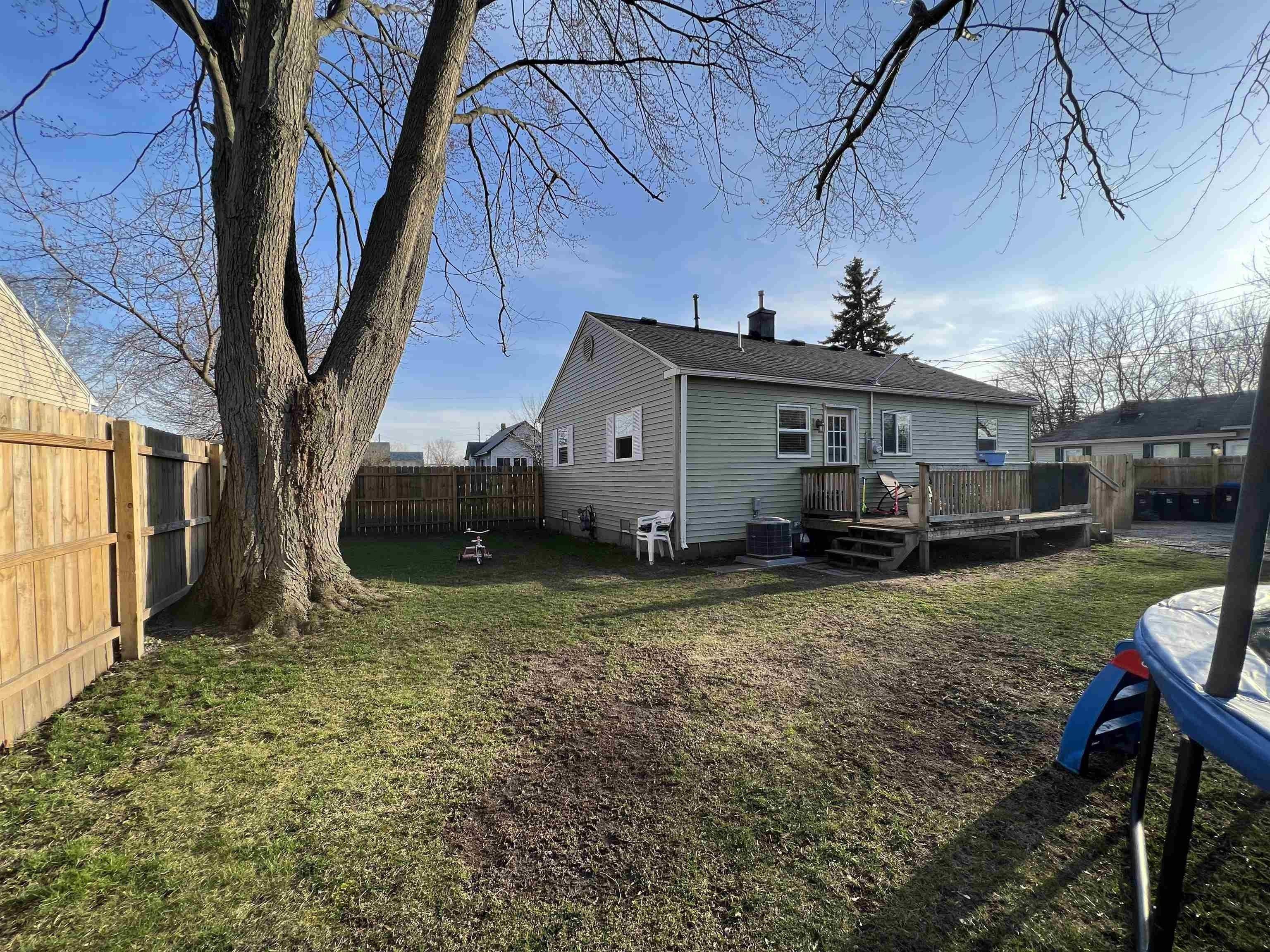 Minnie St, Port Huron, MI 48060