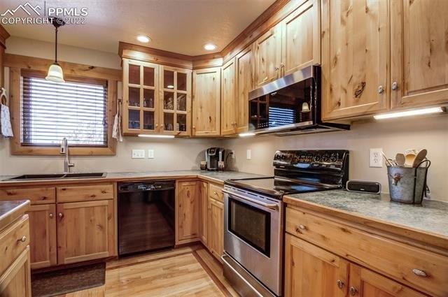 Ramblin Rose Rd, Colorado Springs, CO 80908