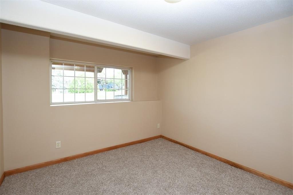 Lark Ct Ne, Cedar Rapids, IA 52402