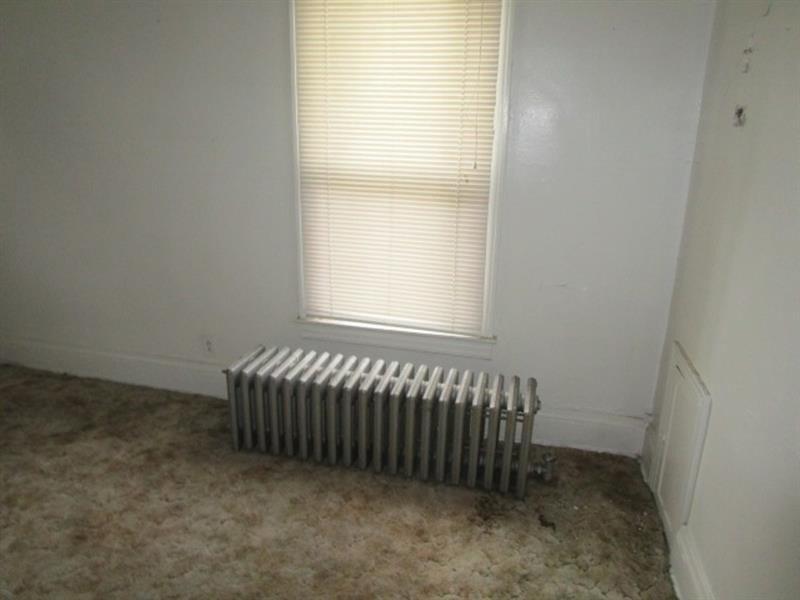 Vermont Ave, Glassport, PA 15045