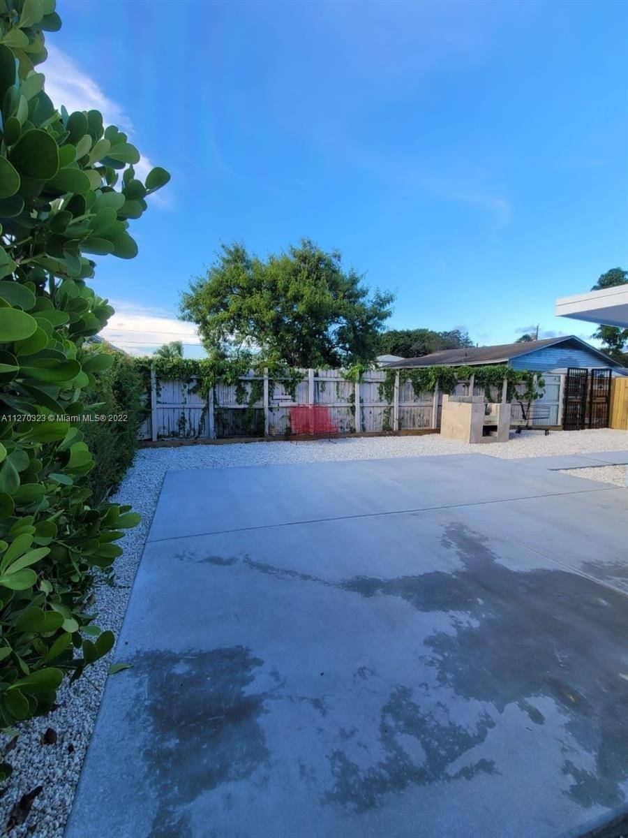 Nw 51st St, Miami, FL 33142