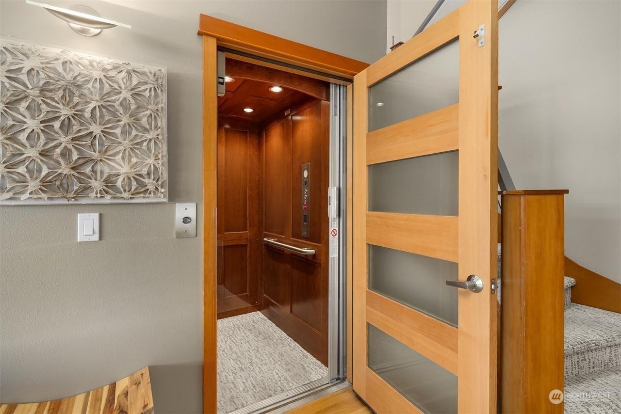 Point White Dr Ne, Bainbridge Island, WA 98110