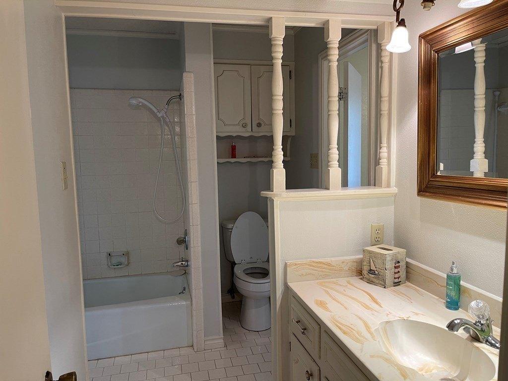 Bradley Dr, Athens, TX 75751
