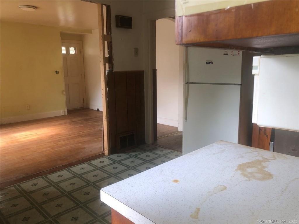 Wooster Ave, Waterbury, CT 06708