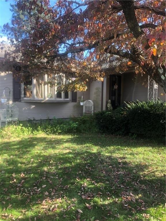 Glen Dr, Warwick, RI 02889