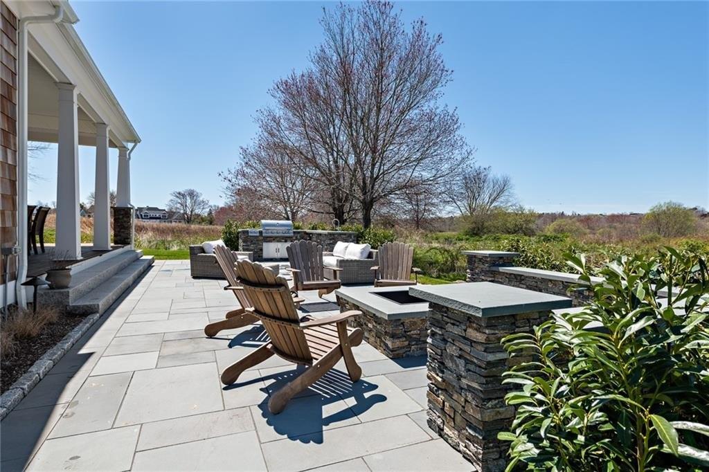 Cornelius Dr, Portsmouth, RI 02871