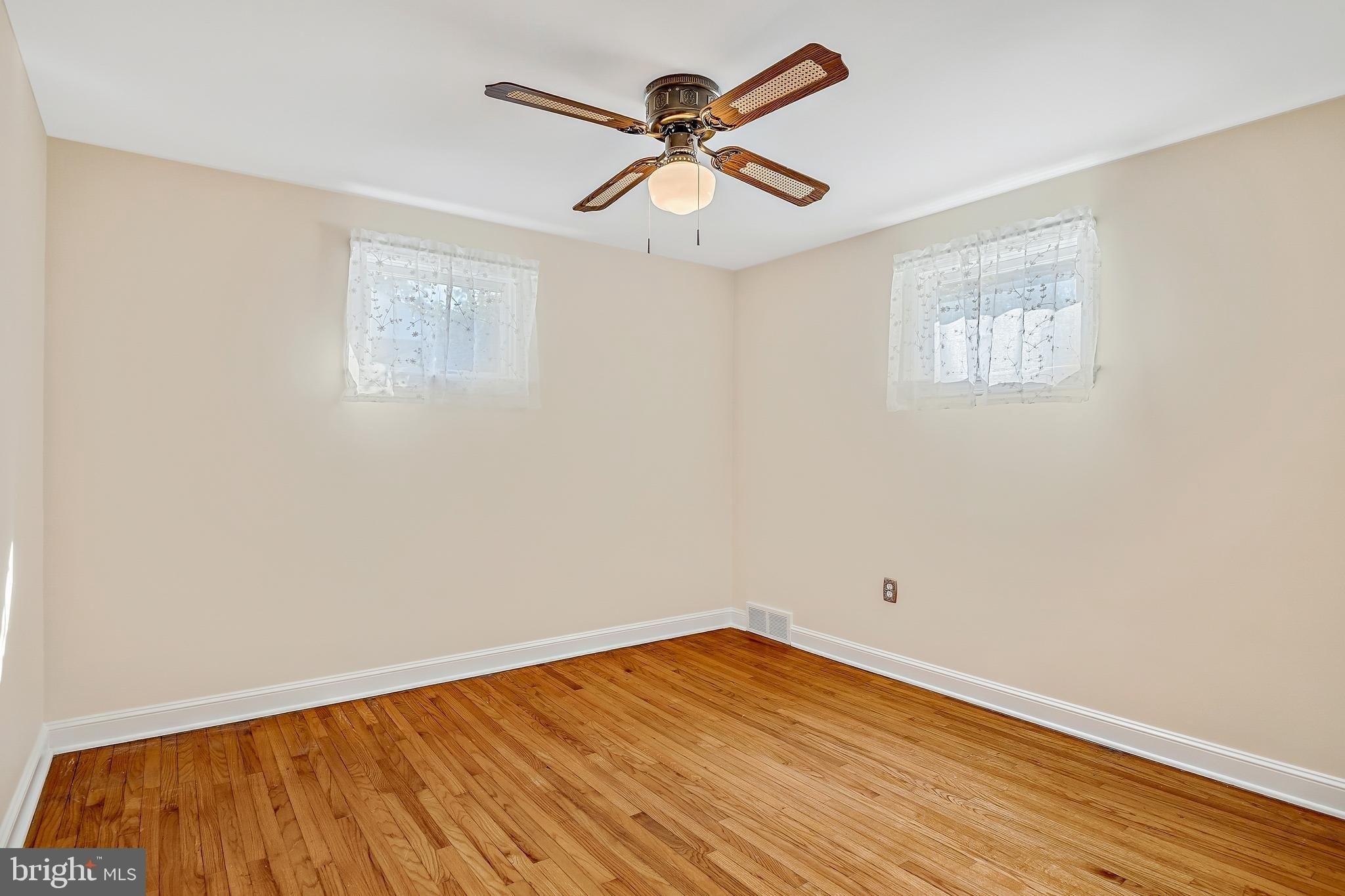 Pineview Dr, York, PA 17408