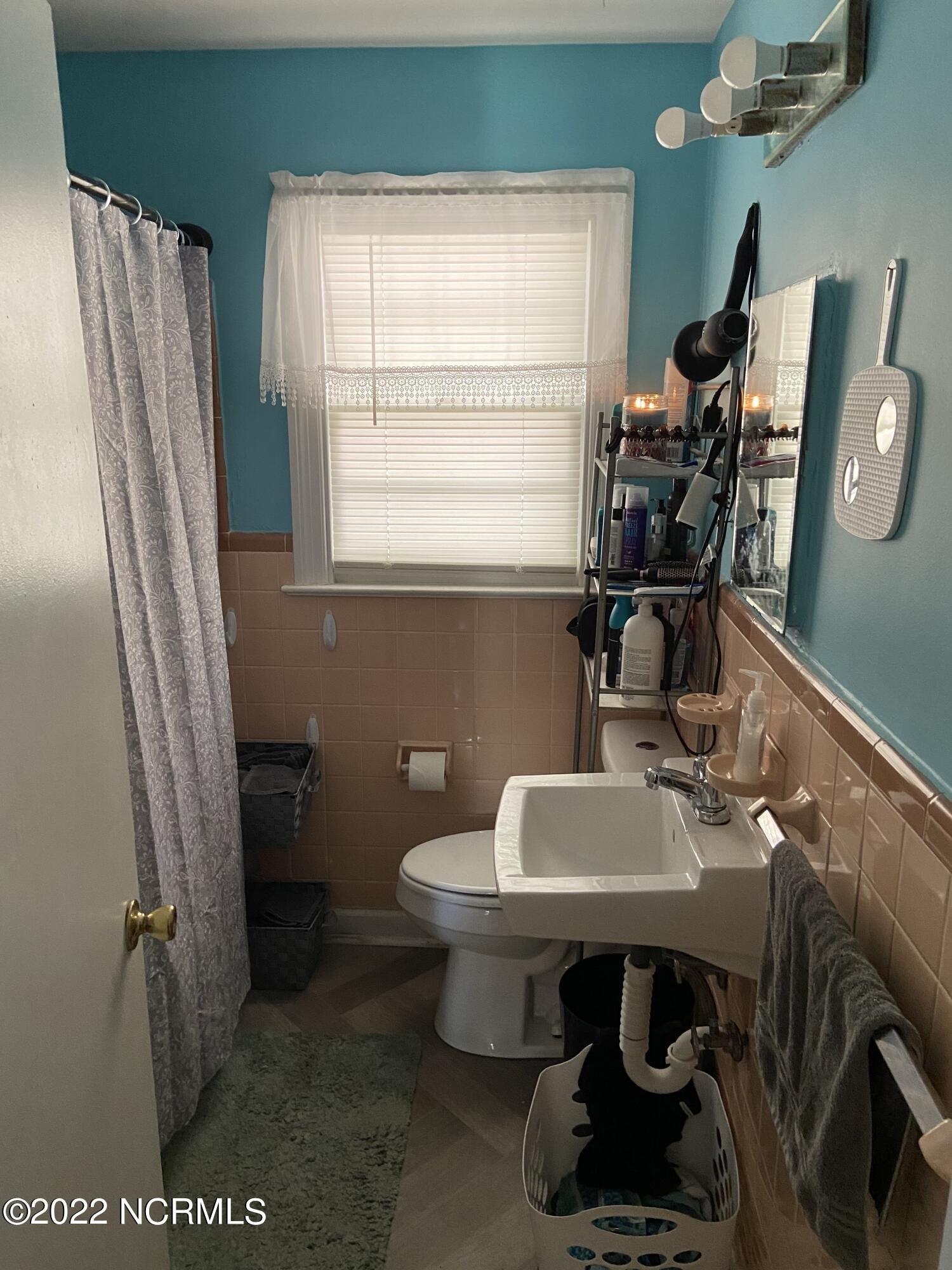 Jackson Dr, Greenville, NC 27858