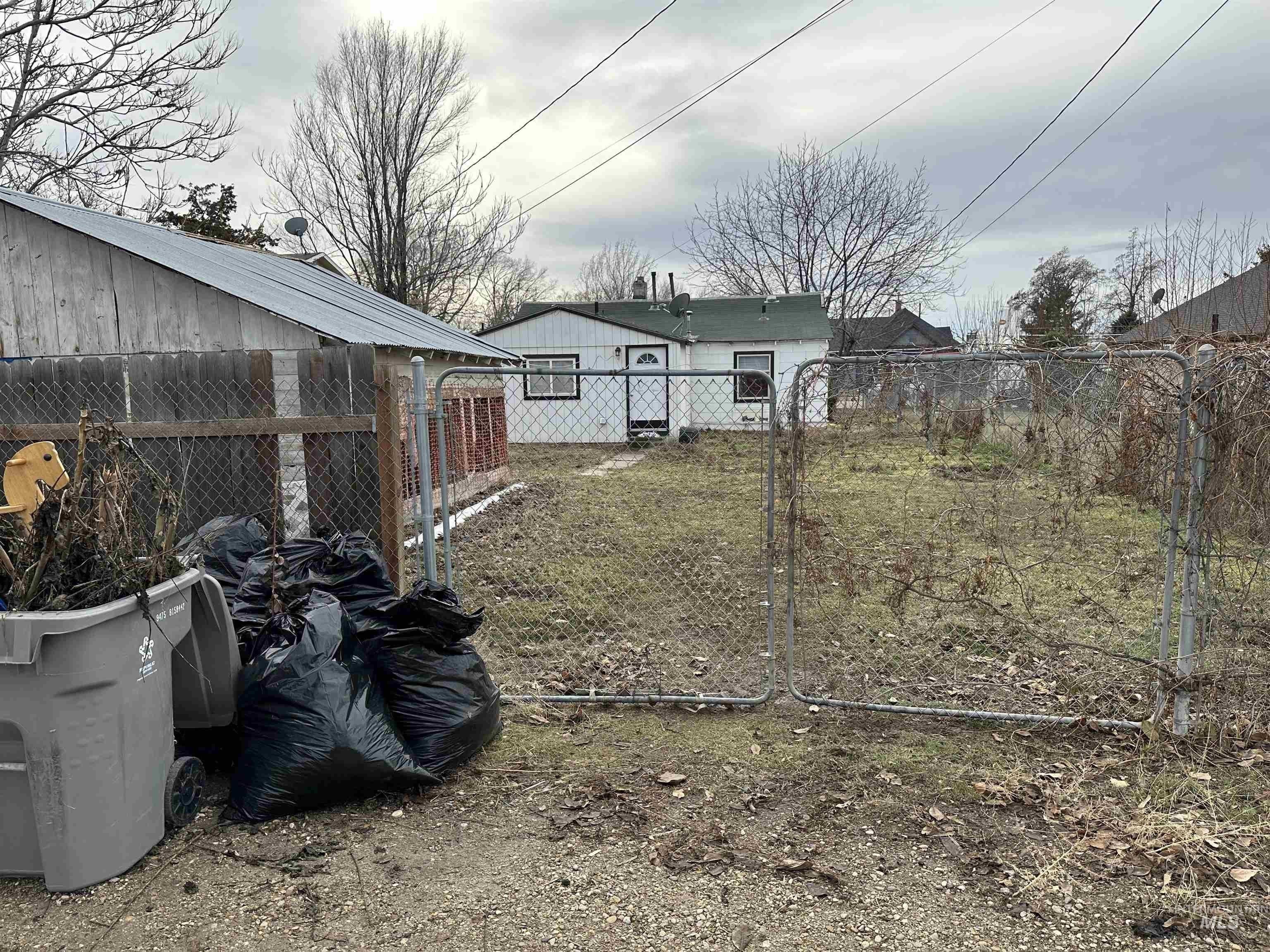 E Denver St, Caldwell, ID 83605