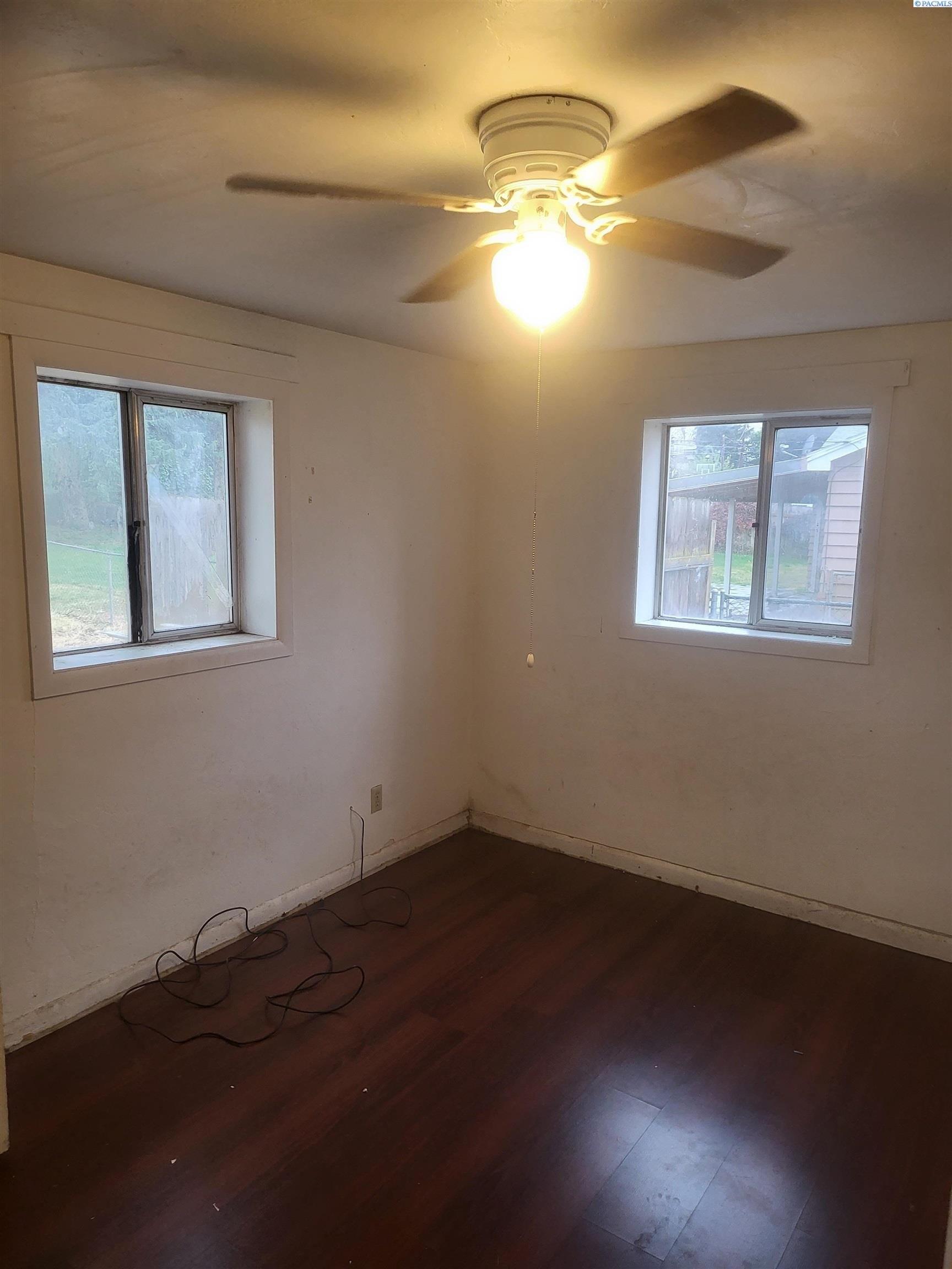 W Arrowhead Ave, Kennewick, WA 99336