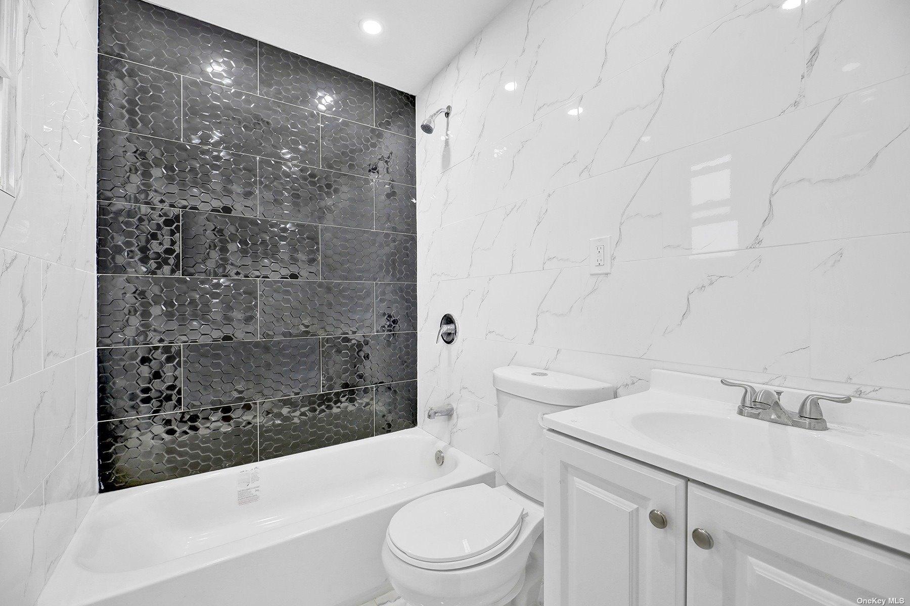 State St, Valley Stream, NY 11580